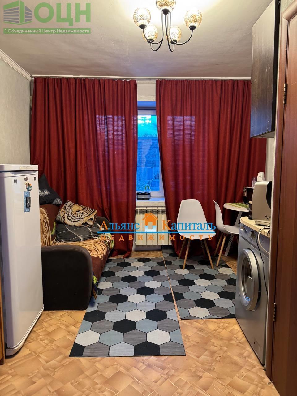 Продается уютная студия район Взлетка.
Адрес: ул. 7-я Полярная, 6.

Выполнен косметический ремонт, сан/узел в кафеле.
Вся сумма в договоре, 1 взрослый собственник, без долгов и обременений.
Любая форма расчета.

Комната по документам (НЕ ДОЛЯ).

Остается мебель и техника, все как на фото: кухонный г