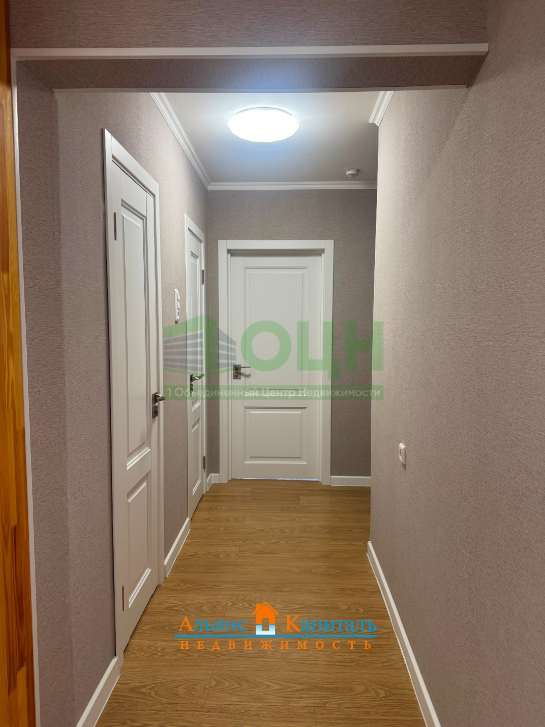 Продается просторная 2-комн. квартира  по ул. Толстого,  д.67 «А»,  на 1 этаже в 16 этажном панельном доме. Год постройки 2015 г. Общая площадь  64,2 м, жилая 40м, кухня 12м, балкон – 4,5 м. Хорошее состояние квартиры, установлены  меж.двери, окна ПВХ, полы – ламинат,  с/у раздельный. В квартире ост