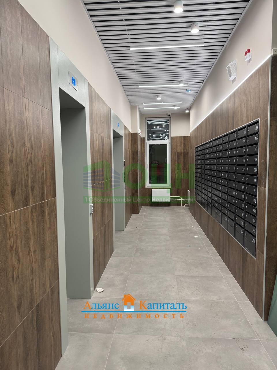 Продается 2-комн. квартира  в ЖК «Кедр 2», по ул. Норильская д.64 на 3 этаже в 19 этажном монолитно-кирпичном доме. Общая площадь -  51,8 м. Отделка квартиры получистовая, от застройщика (белый куб). На территории комплекса большие дворы, с удобным зонированием, на которых размещены спортивные и дет